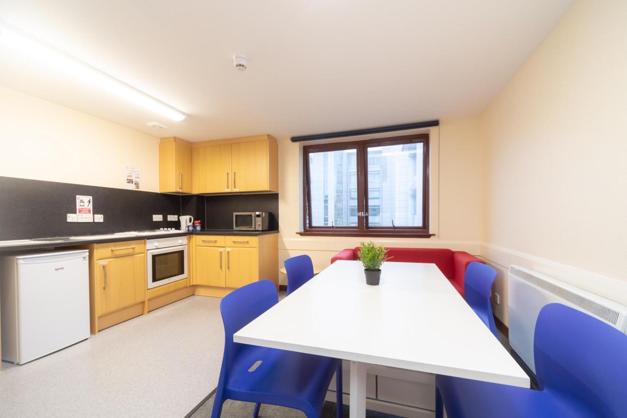 Joivy Economy 4 And 5 Bed Flats, Close To Old Town And Royal Mile - Adults Only Lejlighed Edinburgh Eksteriør billede