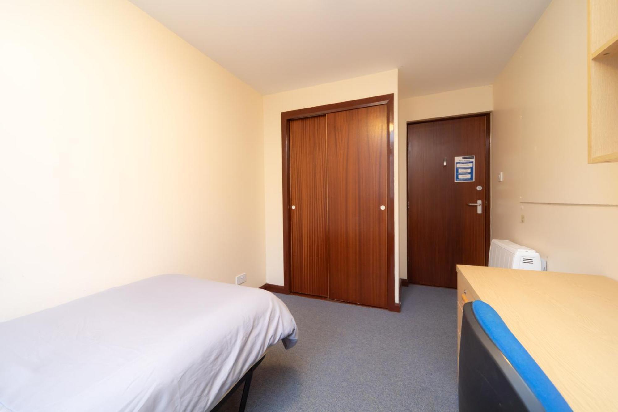 Joivy Economy 4 And 5 Bed Flats, Close To Old Town And Royal Mile - Adults Only Lejlighed Edinburgh Eksteriør billede