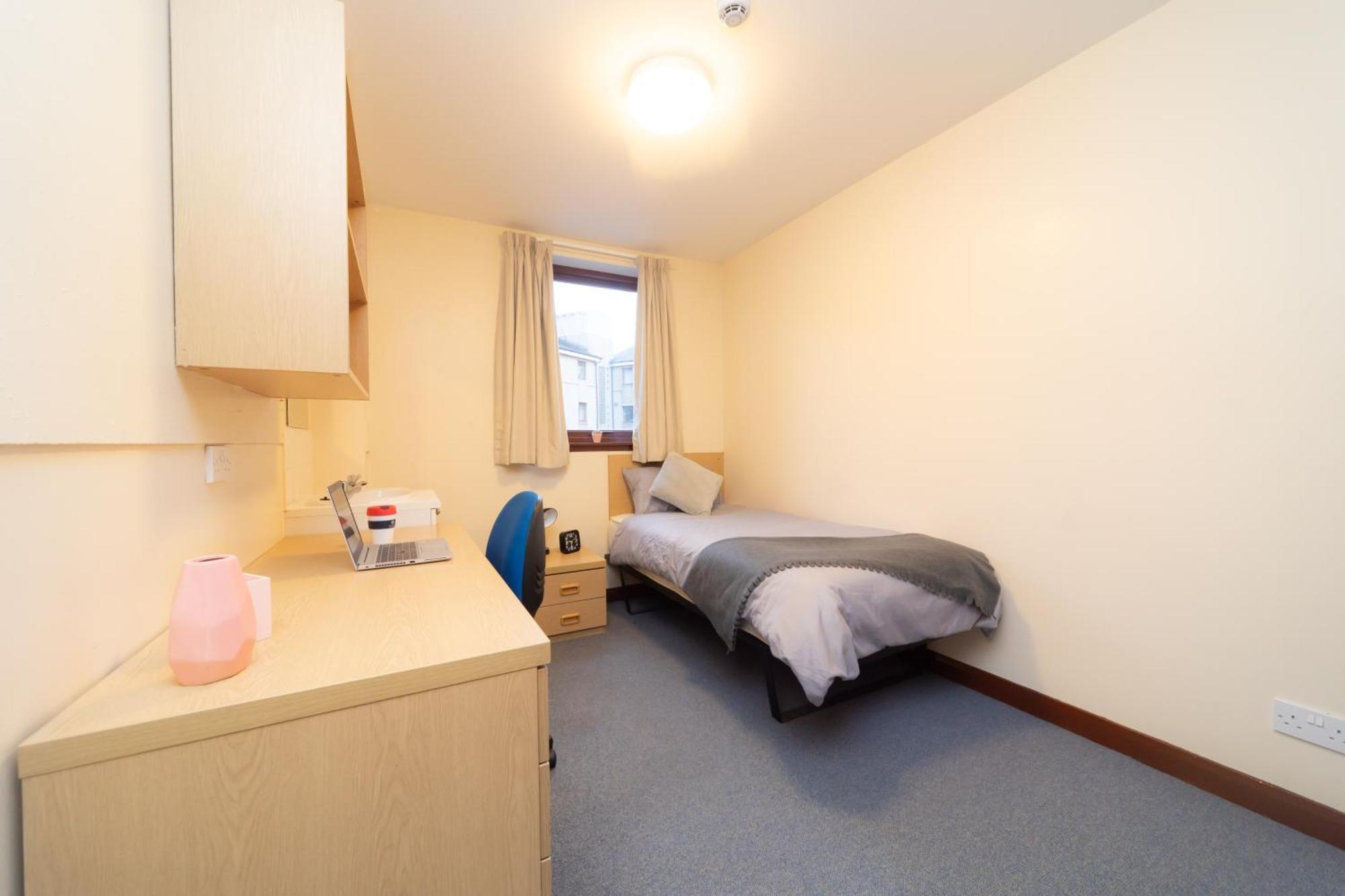 Joivy Economy 4 And 5 Bed Flats, Close To Old Town And Royal Mile - Adults Only Lejlighed Edinburgh Eksteriør billede