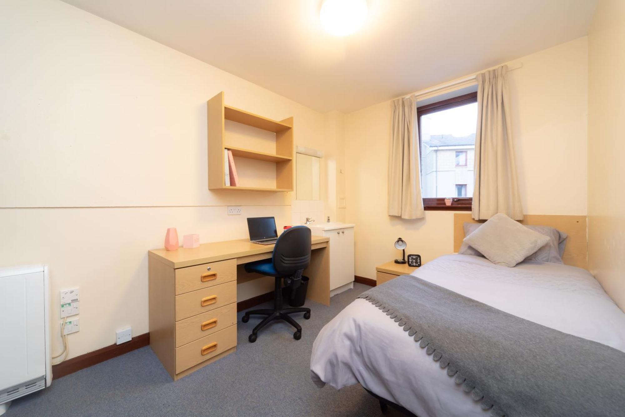 Joivy Economy 4 And 5 Bed Flats, Close To Old Town And Royal Mile - Adults Only Lejlighed Edinburgh Eksteriør billede